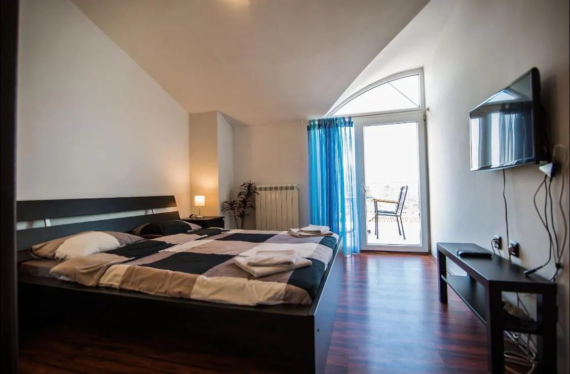 Villa Filip - Private Pool & Gym プーラ 0*,