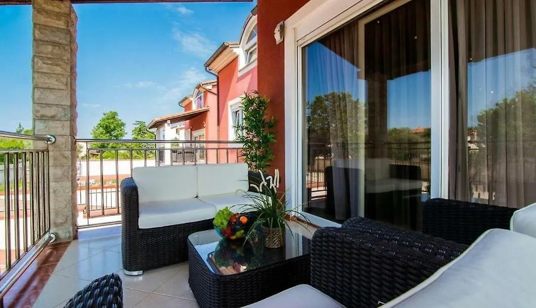 Villa Filip - Private Pool & Gym プーラ 0*,